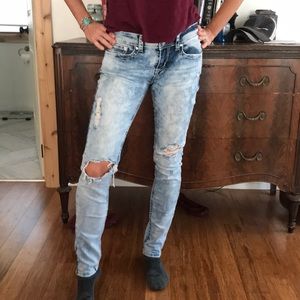 Shyanne Cool Distressed Acid Wash Jean